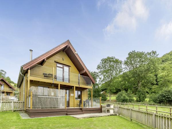 4 person Inari lodge