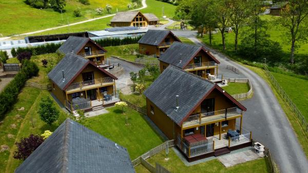 Quality luxury authentic log cabins