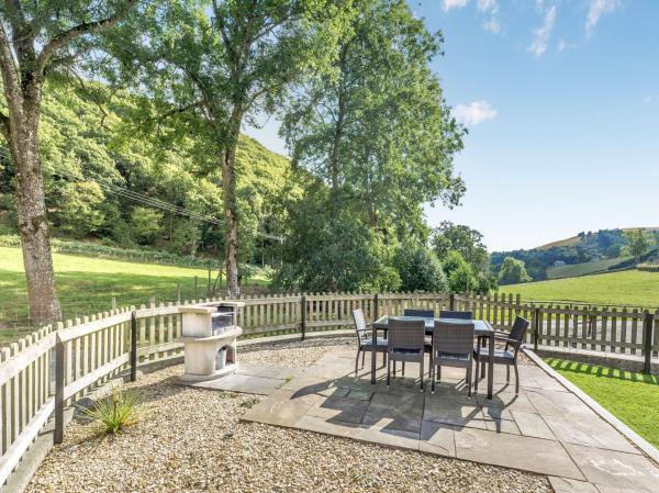 Helsinki lodge outside dinning area